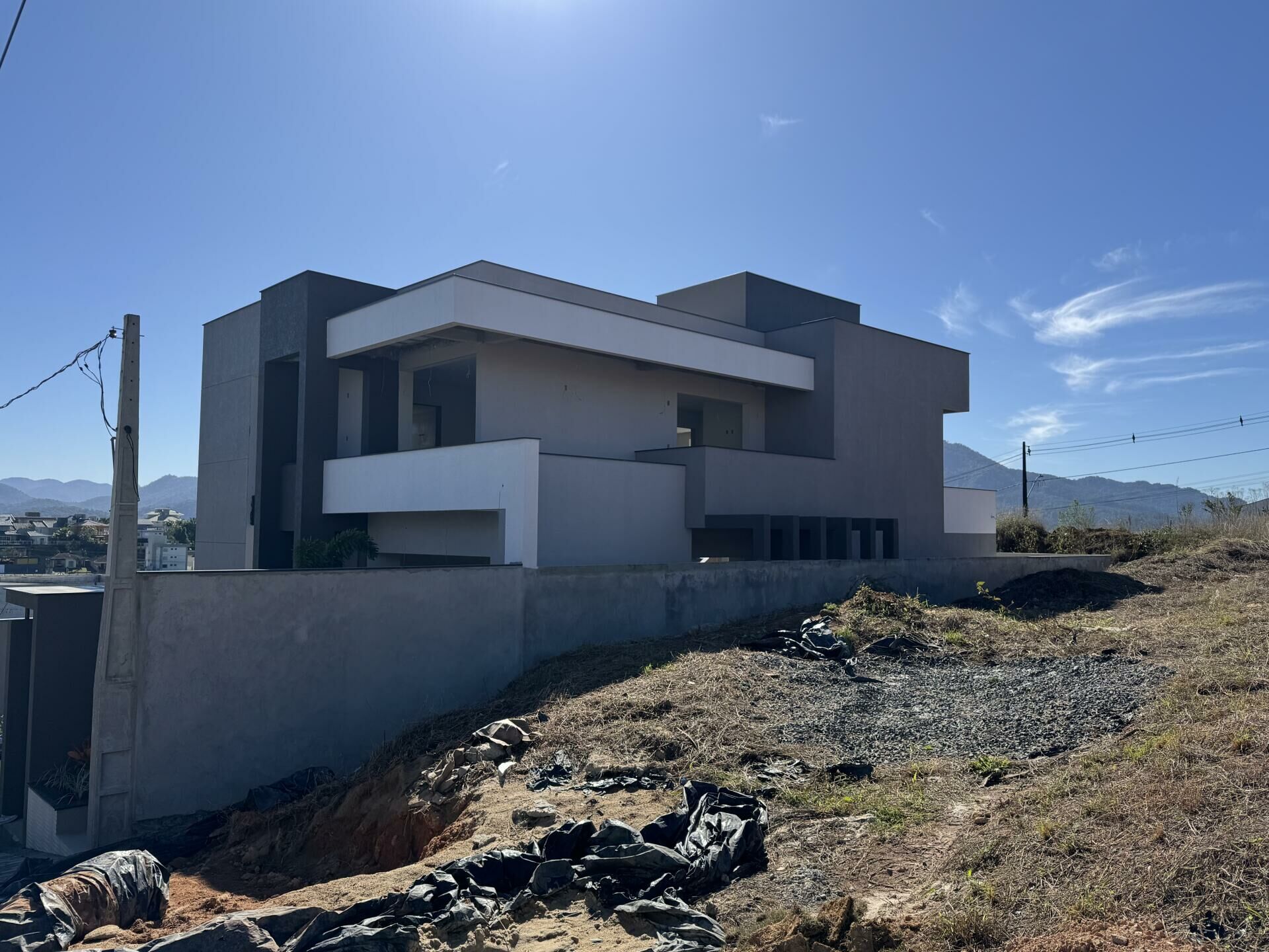 Imagem do Casa com elevador e 04 dormitórios além de piscina e vista linda da cidade